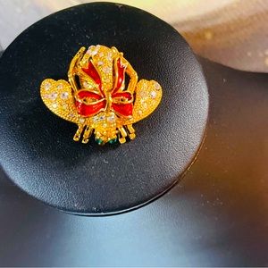 Limited Edition Joan Rivers Bumble Bee Brooch Collection! Festive Red Bow!